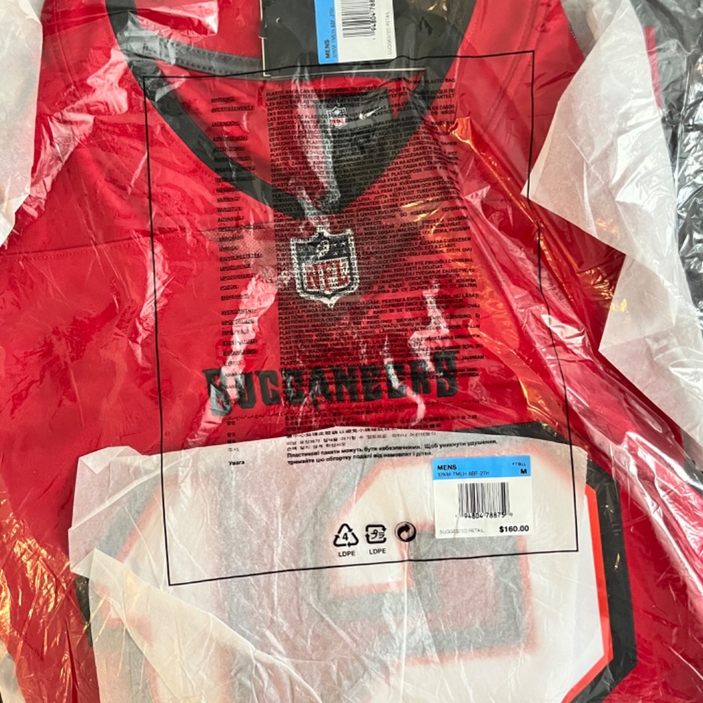 NEW Tom Brady jersey Tampa Bay Buccaneers - Picture 3 of 3